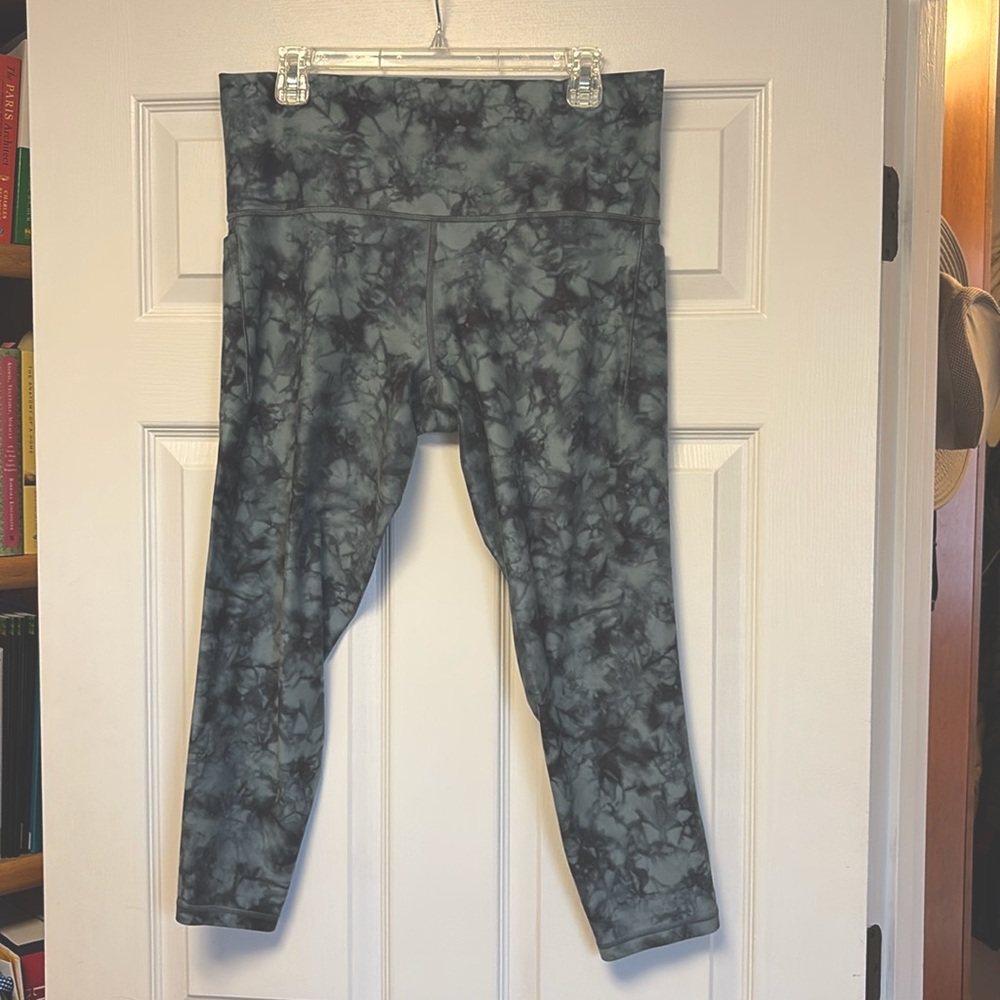 Athleta salutation stash pocket 7/8 tight leggings size 1X